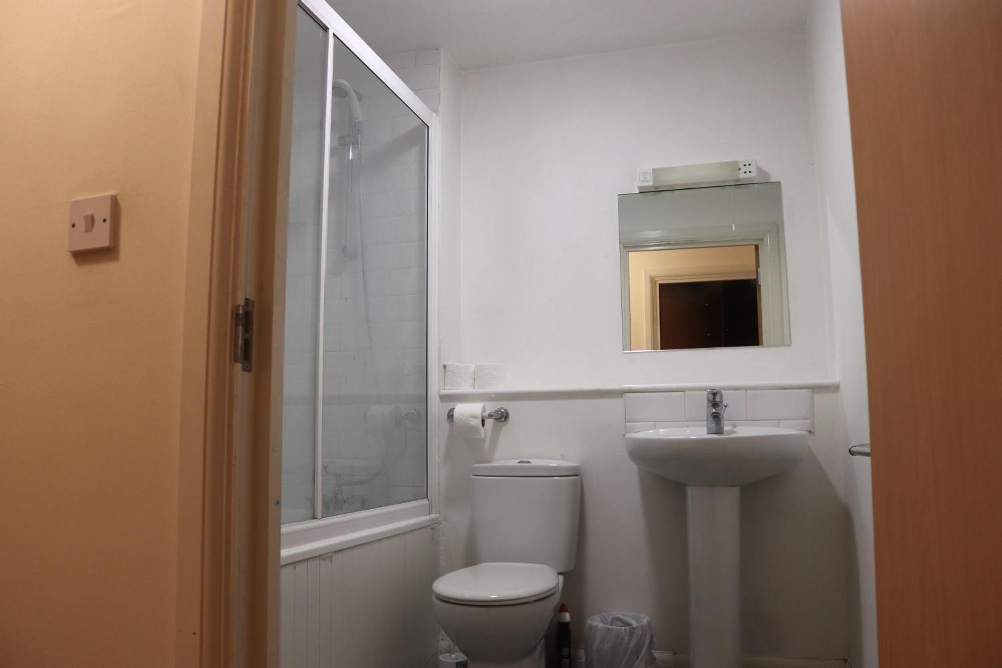 Appartamento Spacious 2Br Flat In Central London Near Elephant And Castle Station Esterno foto