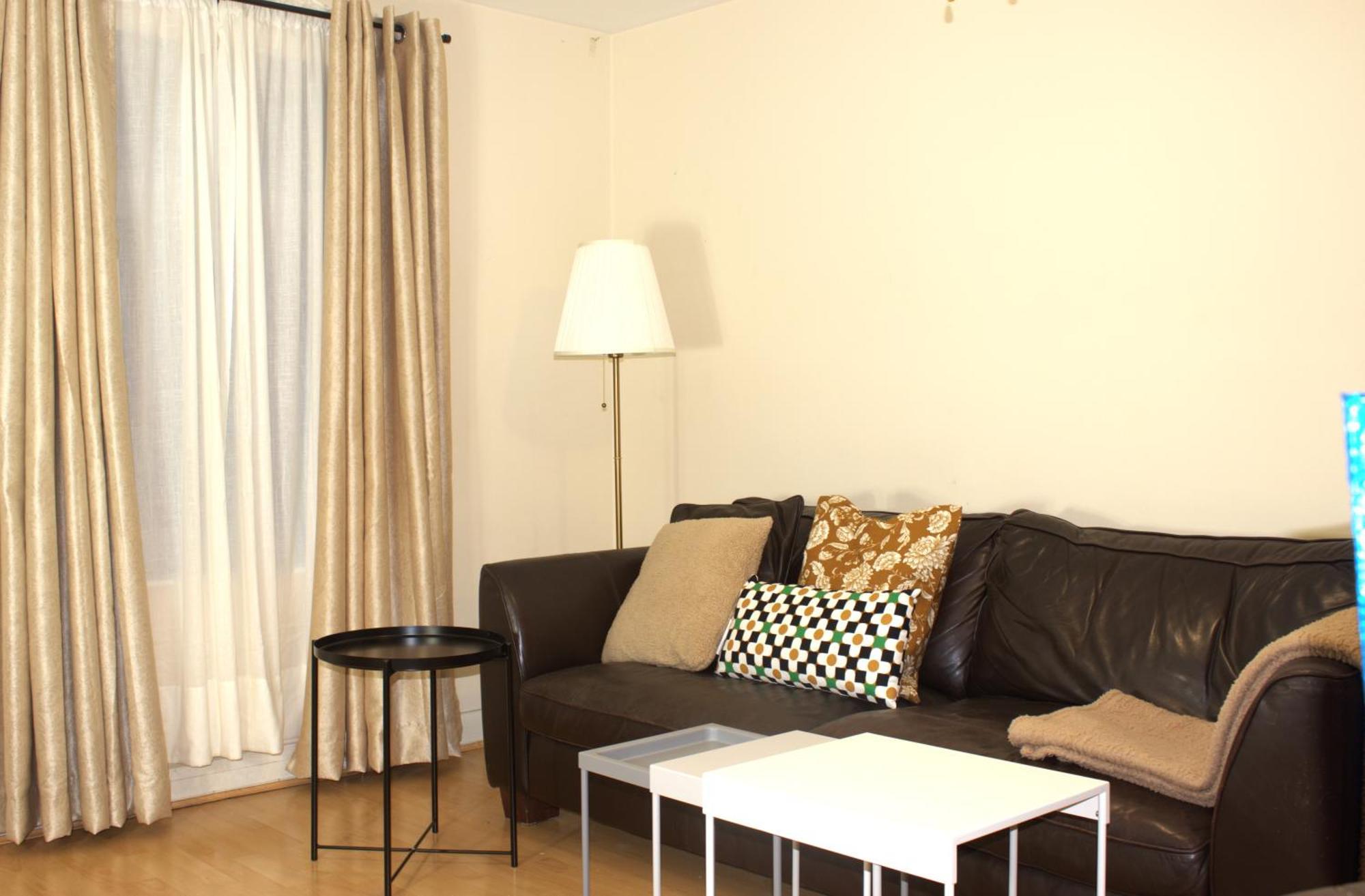 Appartamento Spacious 2Br Flat In Central London Near Elephant And Castle Station Esterno foto