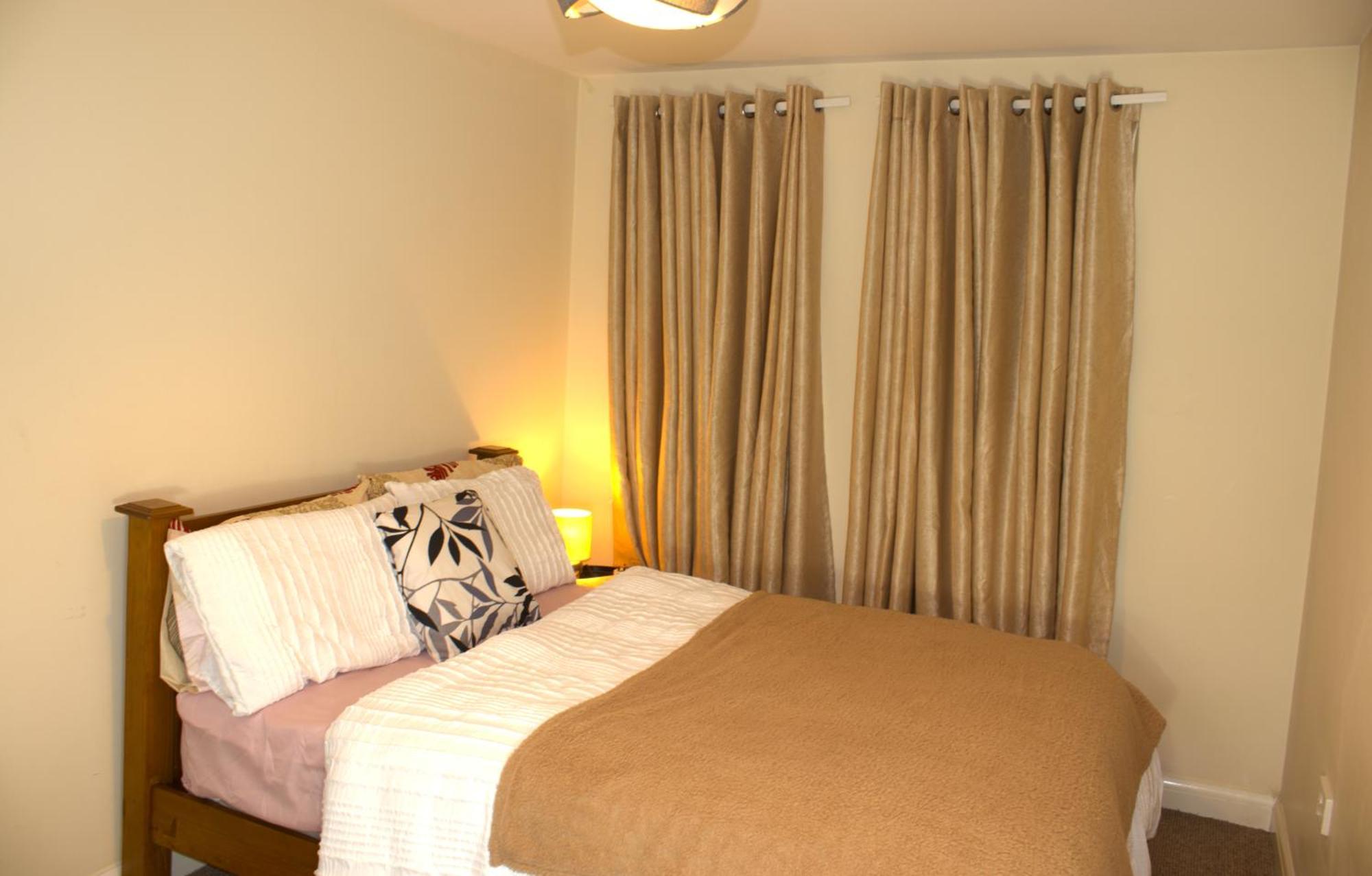 Appartamento Spacious 2Br Flat In Central London Near Elephant And Castle Station Esterno foto