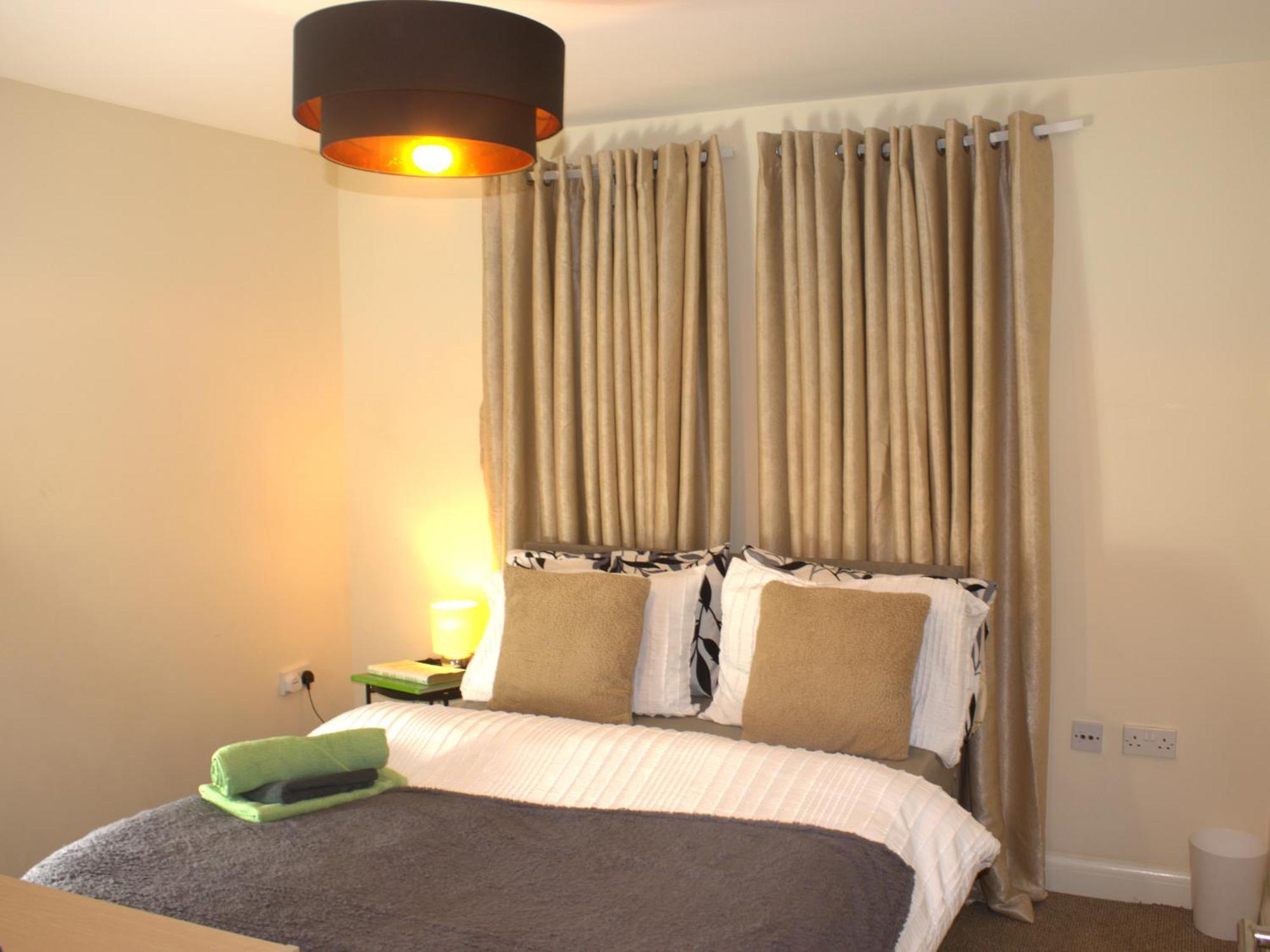 Appartamento Spacious 2Br Flat In Central London Near Elephant And Castle Station Esterno foto